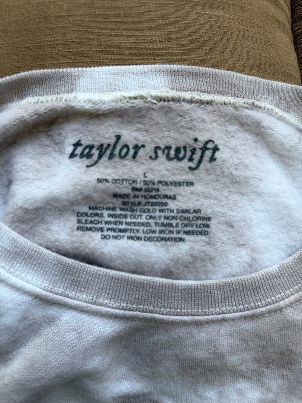 Taylor Swift Official Folklore Album Tie Dye Crewneck Sweatshirt Size Large - Picture 2 of 6